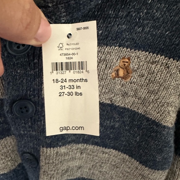 Gap brand new button down sweater - Picture 4 of 4